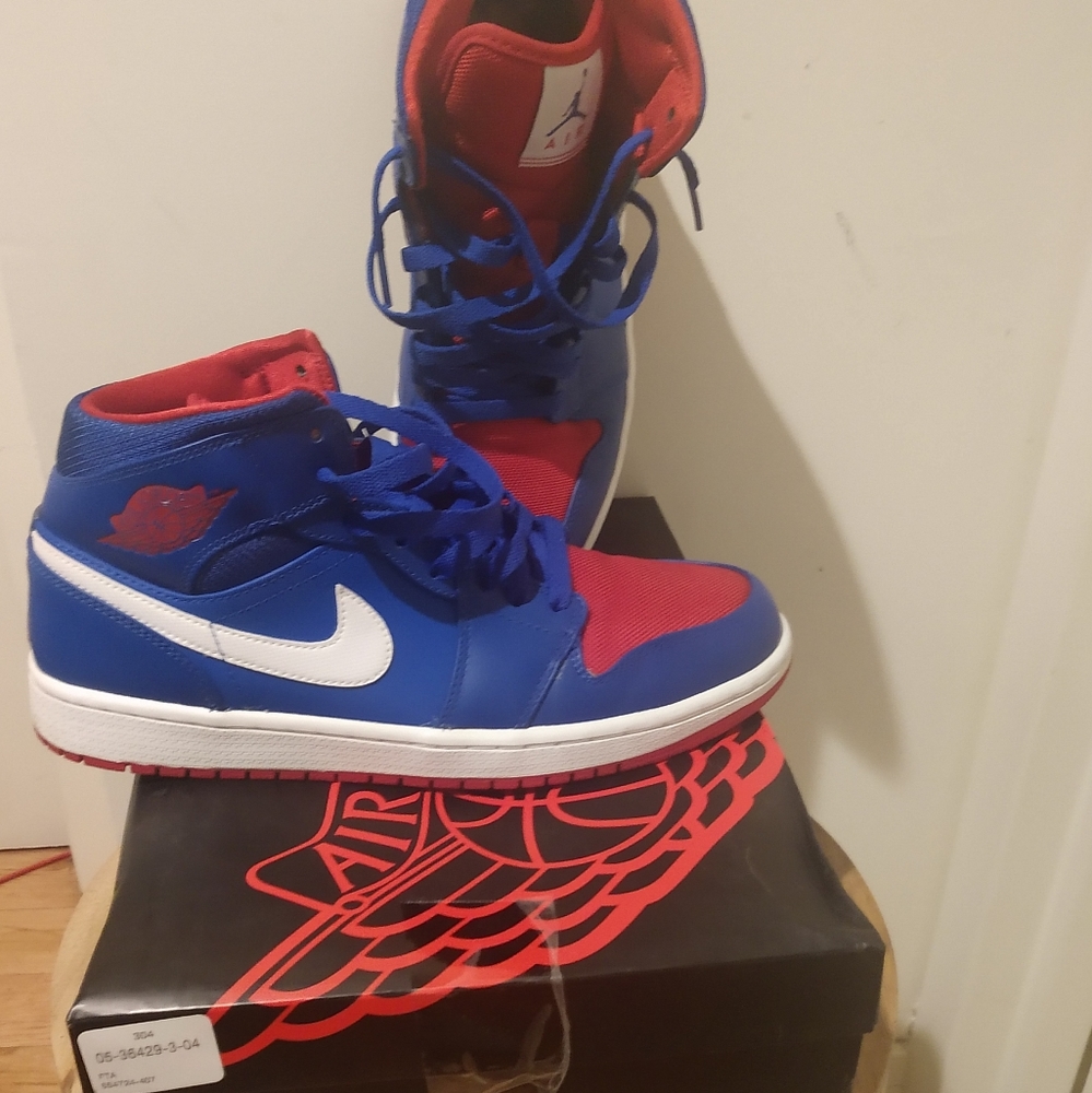 Men's size 9.5 Nike Retro Air Jordan 1